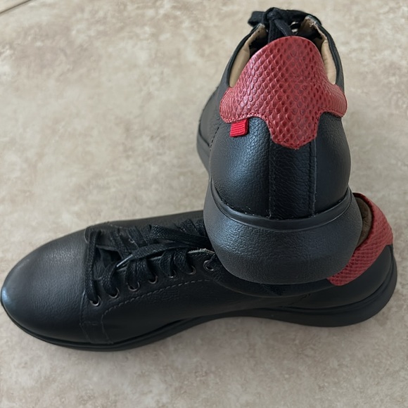 NWOB SPRING RD WEDGE SNEAKER IN BLACK LEATHER SIZE 7 - Picture 3 of 8